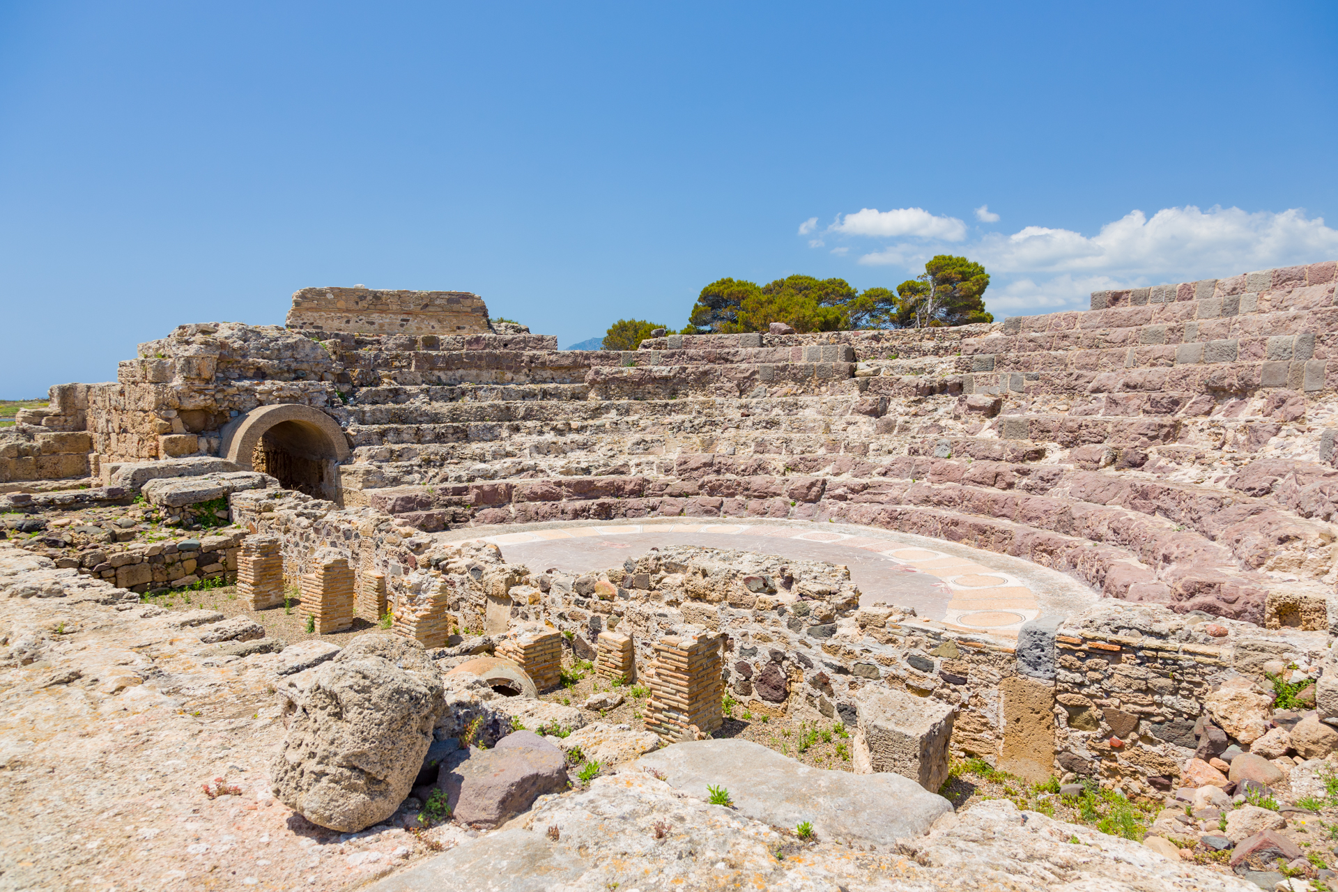Pula, sitio arqueológico de Nora, teatro romano. Foto de Alessandro Addis.